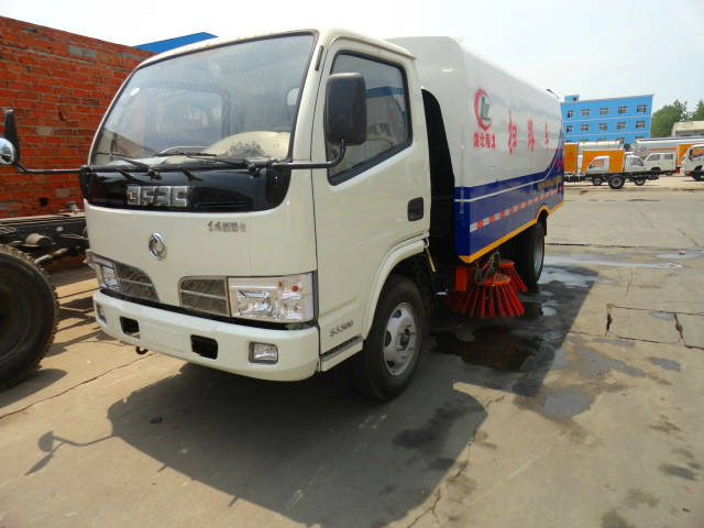  東風福瑞卡道路清掃車（<a href=http://www.latex-foam.cn/saoluche/ target=_blank class=infotextkey>掃路車</a>）