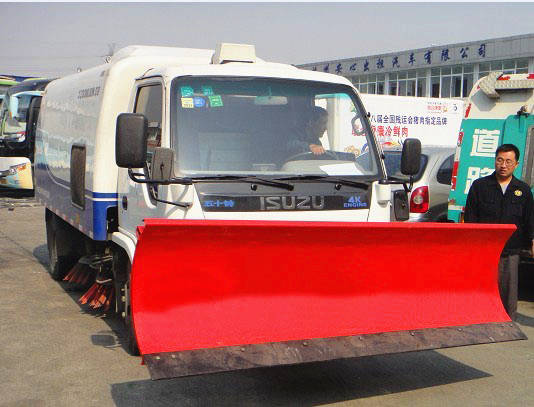 五十鈴鏟雪<a href=http://www.latex-foam.cn/saoluche/ target=_blank class=infotextkey>掃路車</a>
