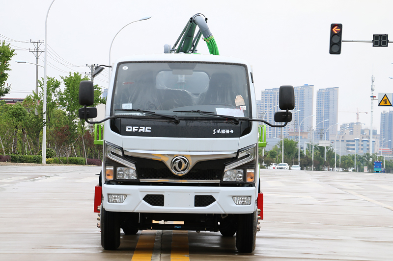 東風小福瑞卡國六 5方吸糞車圖片3