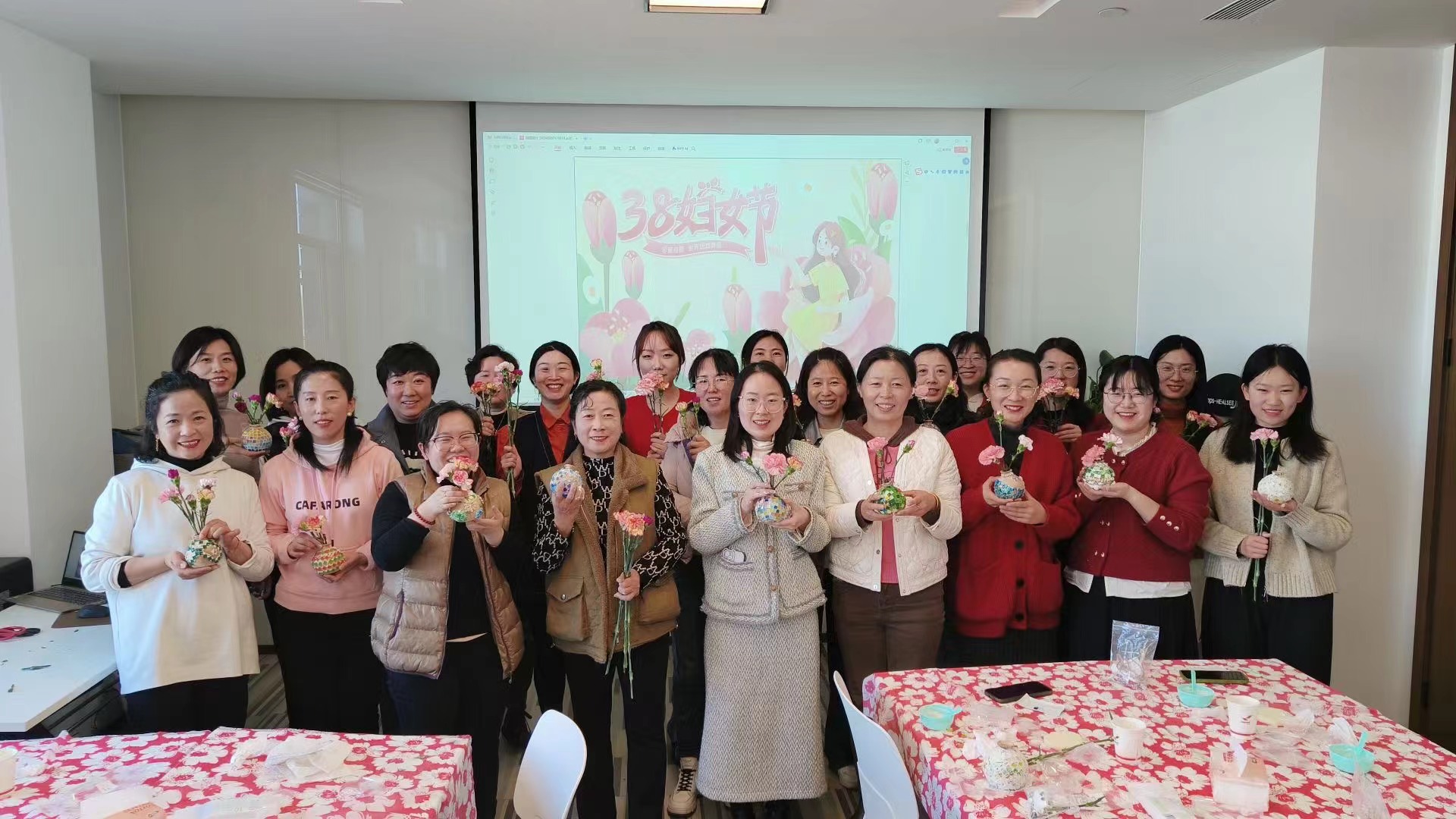 三月芳華 熱辣滾燙 | 赫達(dá)集團組織開展“女神節(jié)”系列活動